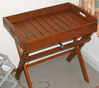 Tarjoilup�yt� parvekkeelle